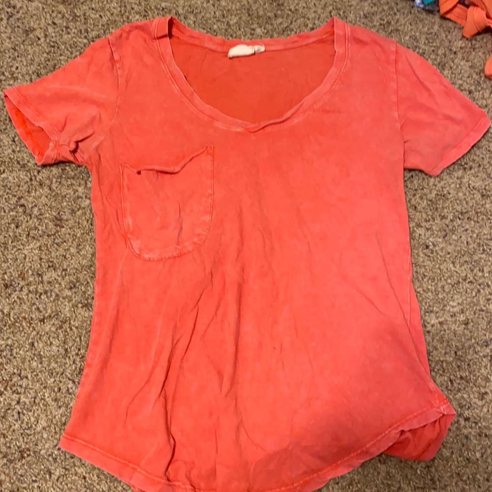 White crow basic tee size XS. (Runs big)